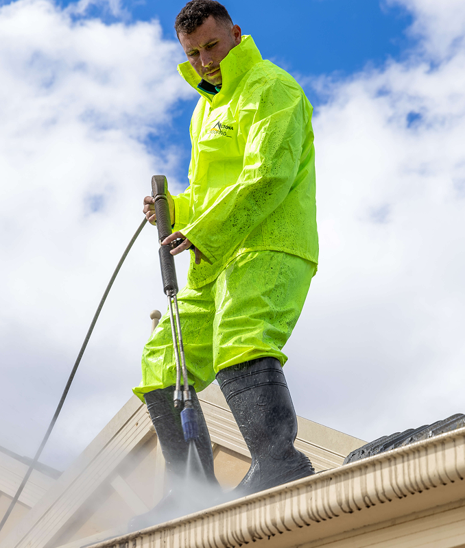altona-roofing-homepage-cleaning-1.png